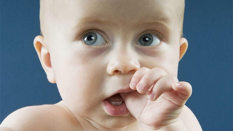 BBunion早教中心：出现这些症状就说明宝宝要长牙啦