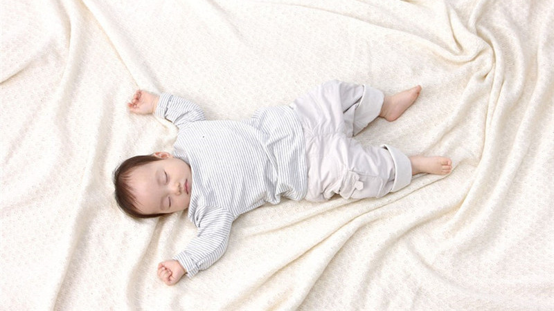 BBunion早教加盟：家长须知 帮宝宝选择枕头的方法