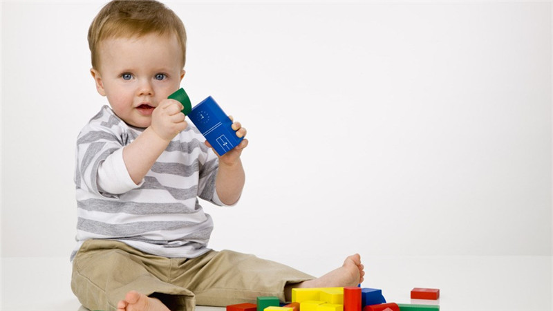 BBunion早教加盟：婴幼儿早教时期开发宝宝智力的重要性