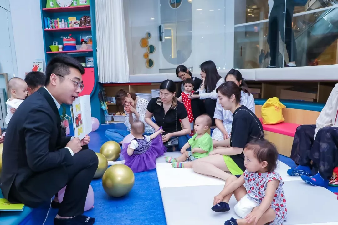 BBunion国际早教中心专为0-3岁宝宝研制家庭课程体系,轻松上手一学就会！